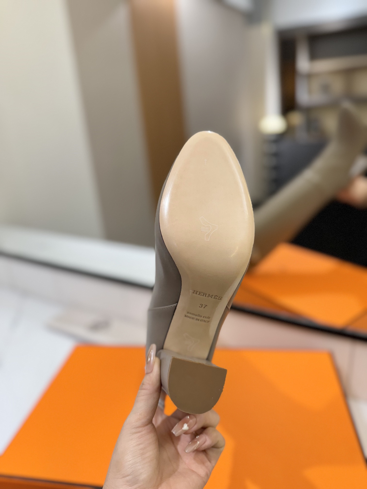 ua H**me5 jumping boots (heel height 8.5cm)