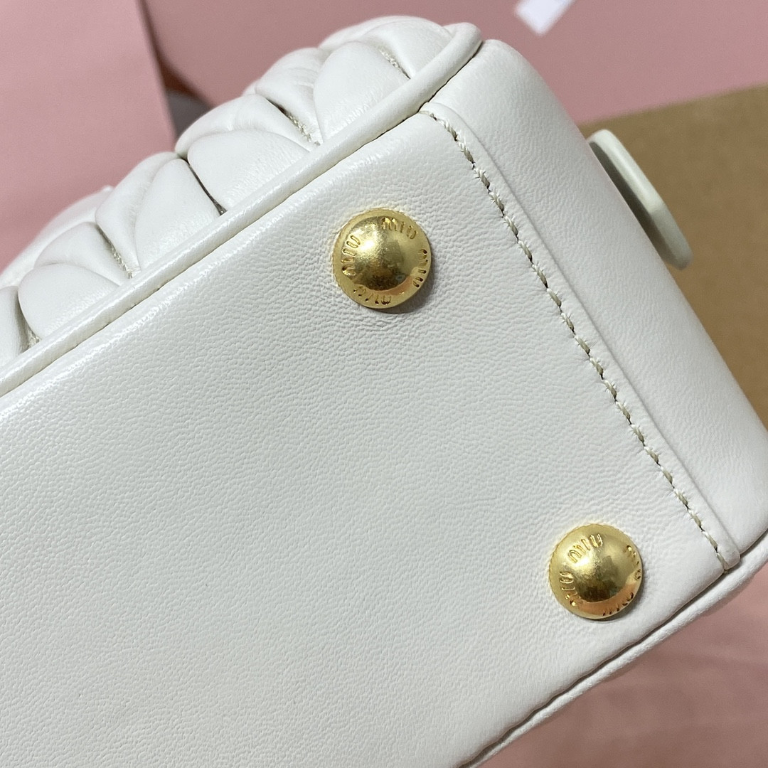 Miu Miu Arcadie matelassé nappa leather bag 22X10.5X7.5cm
