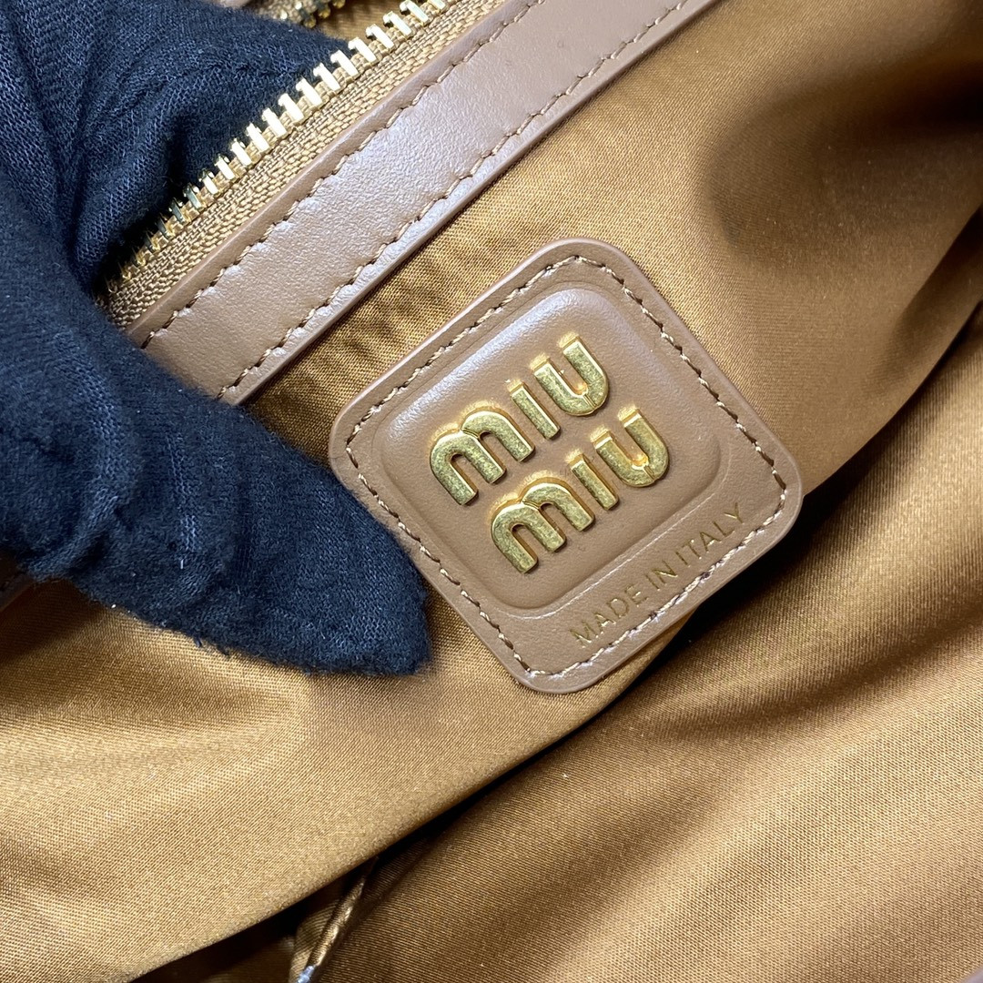 Miu Miu Beau naplak leather bag 29X17X9cm