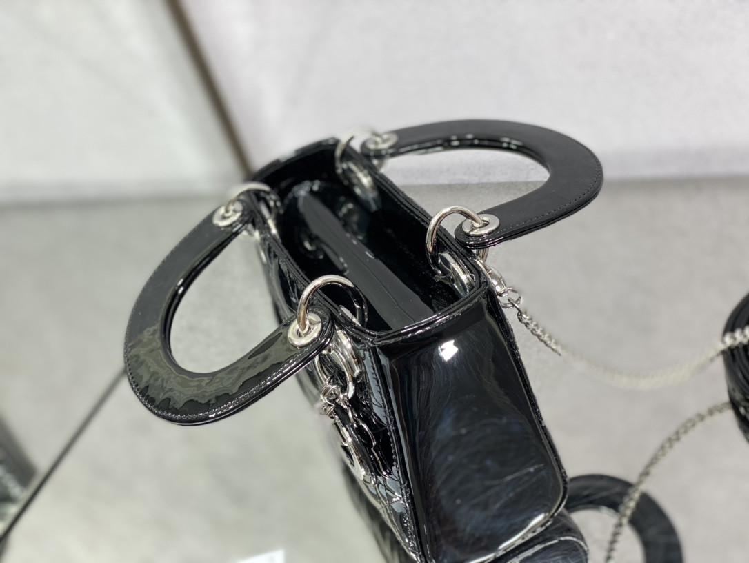 mini lady D*or bag patent cannage calfskin 17 x 15 x 7 cm