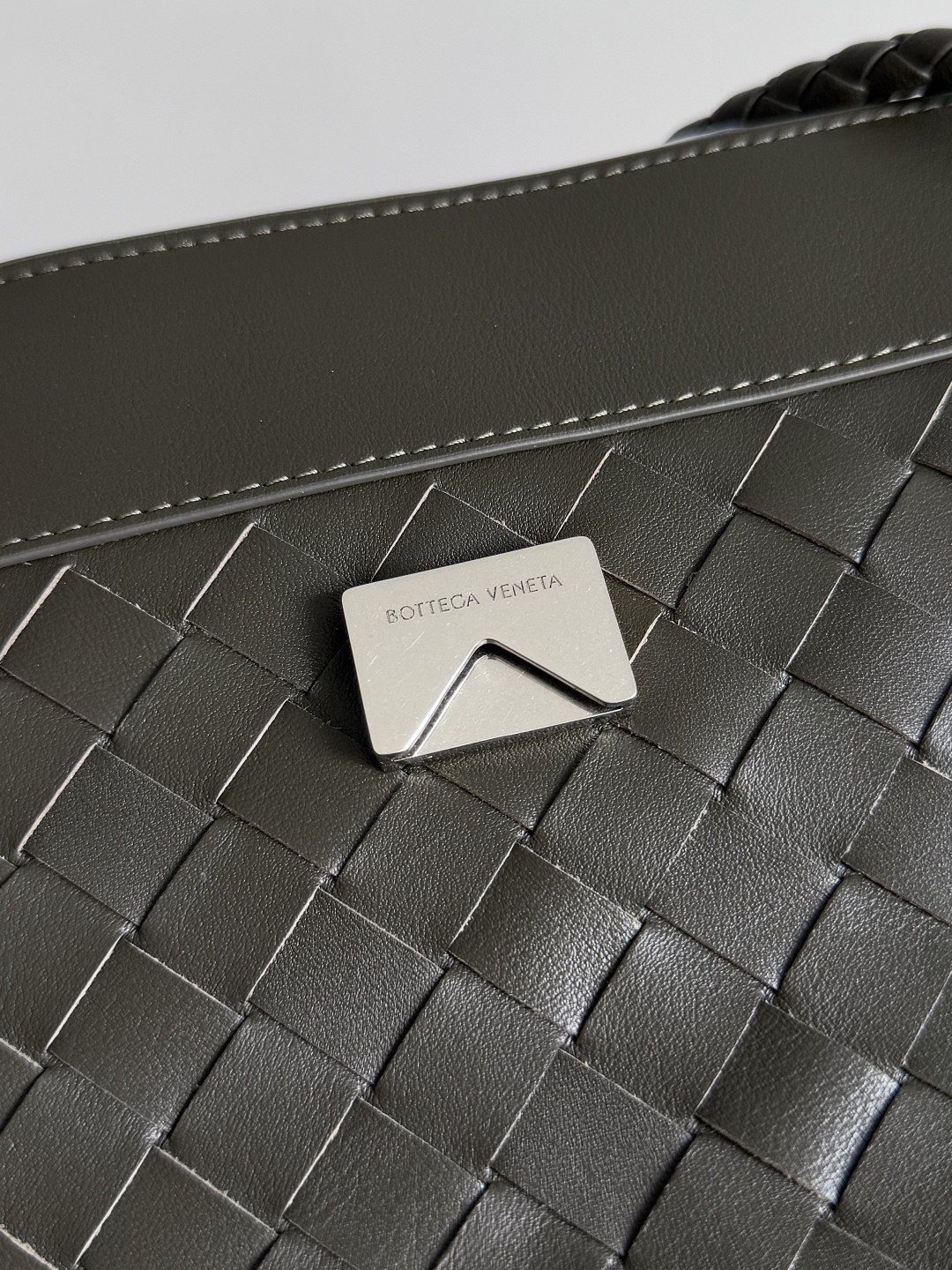 bo*te*ga Ve*ne*ta small andiamo messenger 29x20x13cm