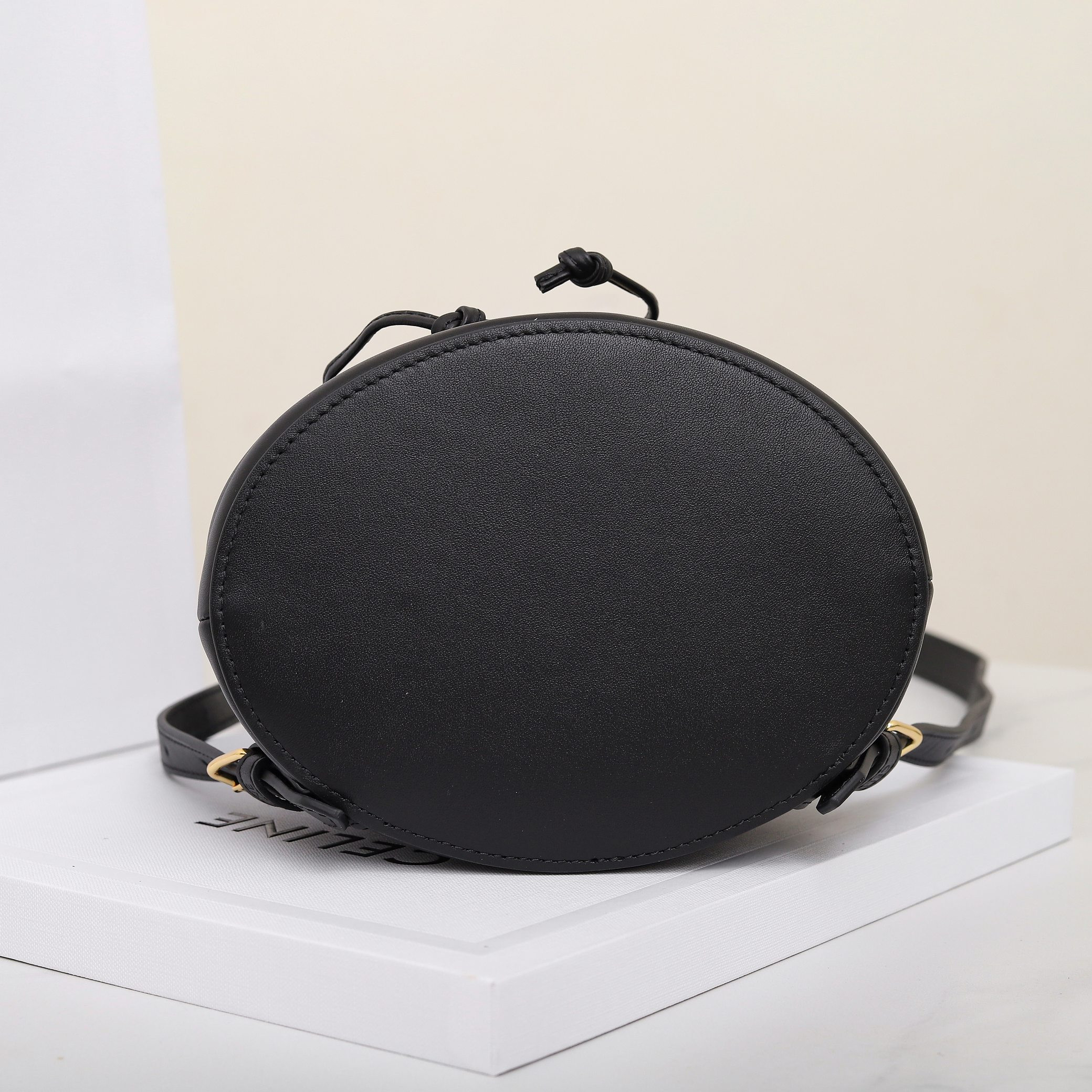 Ce**e bonnie backpack in smooth calfskin 118703 25x18x13cm