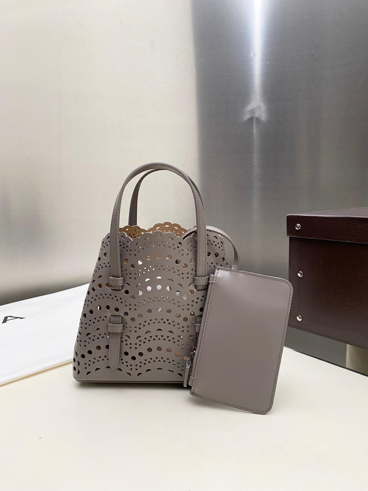 ALAÏA Mina 20 bag In Vienne Wave 20x17x10cm