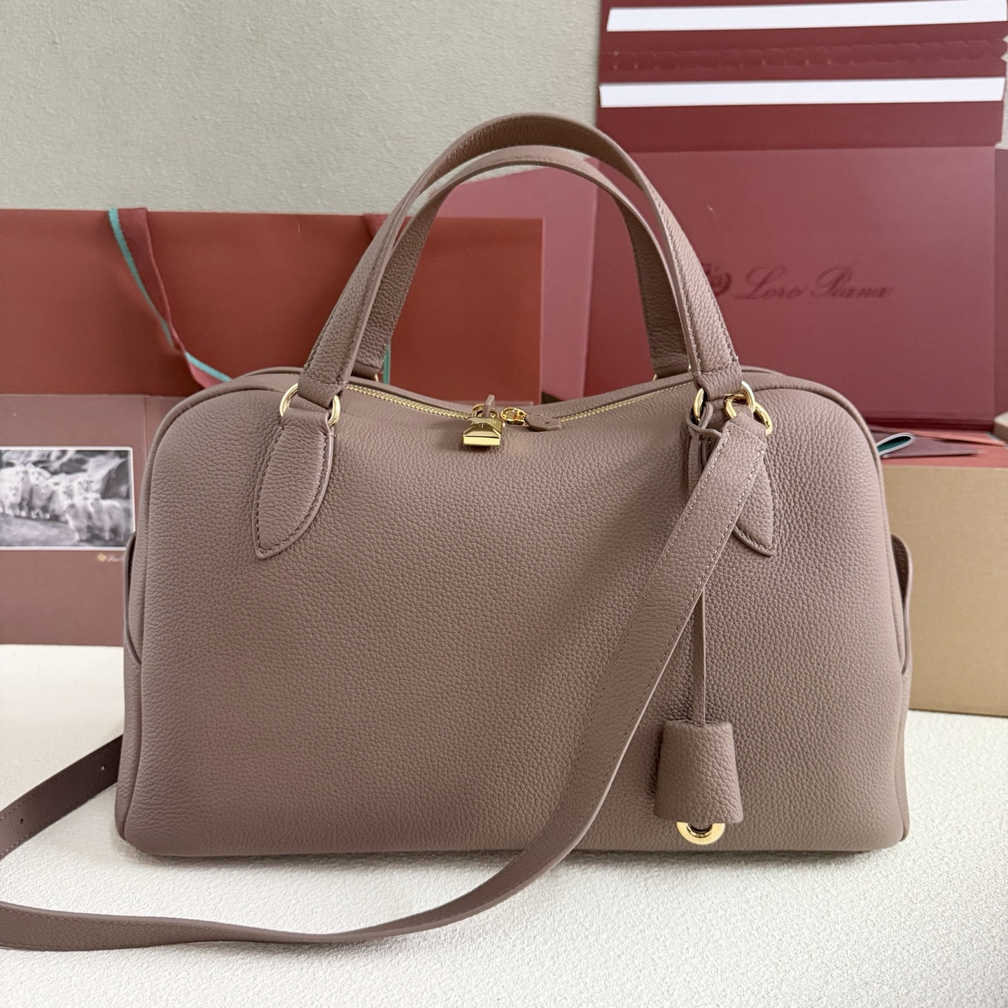 L**o p*ana needle 38x22x16cm