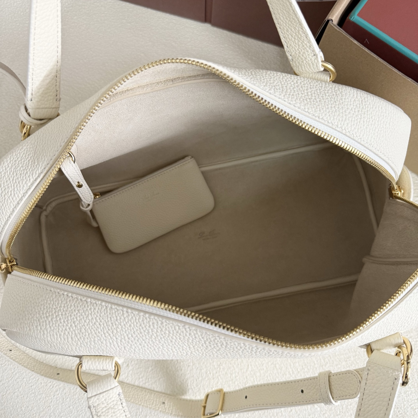 L**o p*ana needle 38x22x16cm