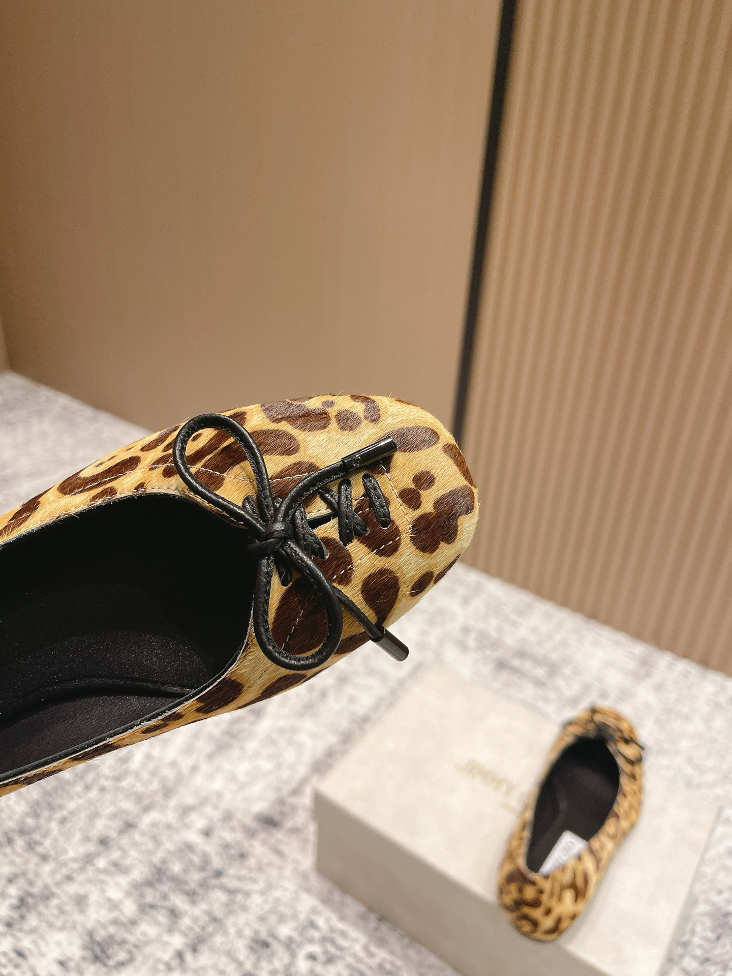 ua Ji*y Ch* scarlett ballerina flats