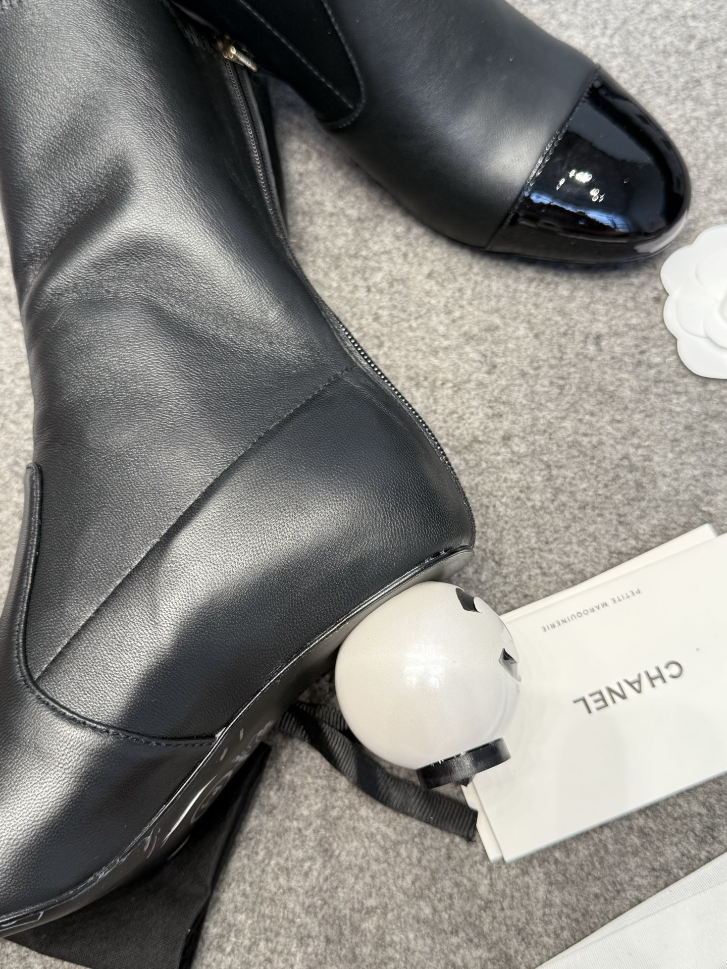 ua Ch*el mid-calf boots 6.5cm heel