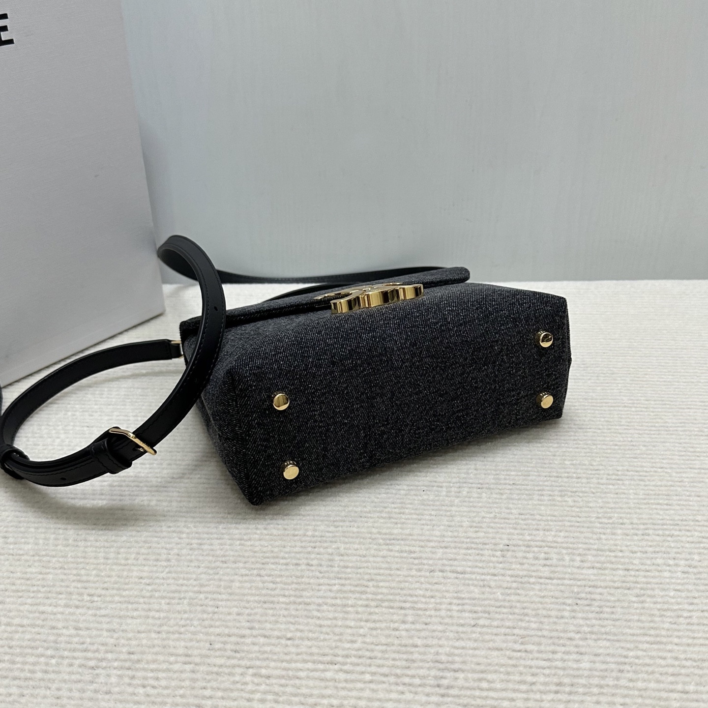 ce**e teen nino bag in De*1m 20.5x13x8cm