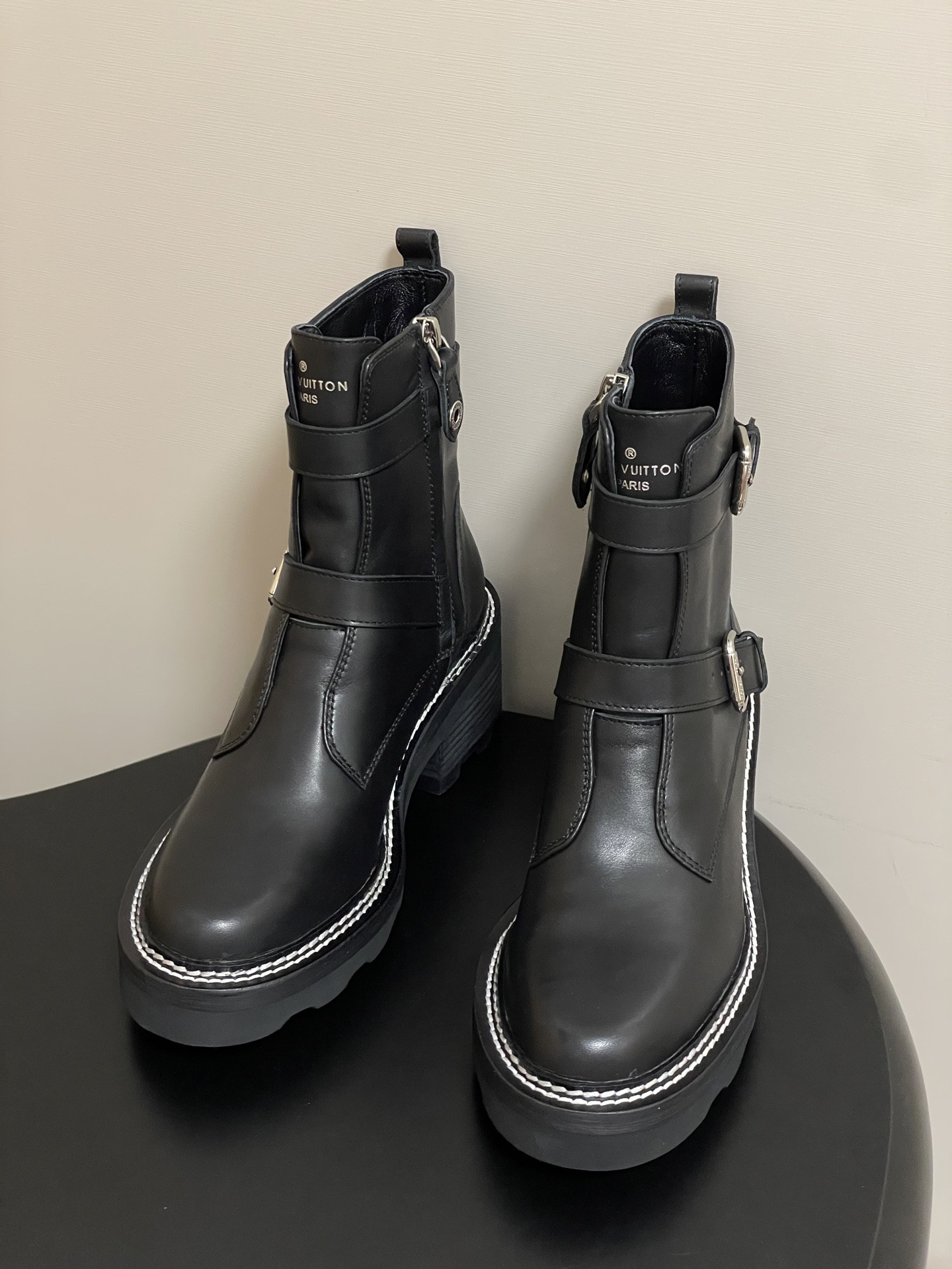 UA LV BEAUBOURG Ankle Boots