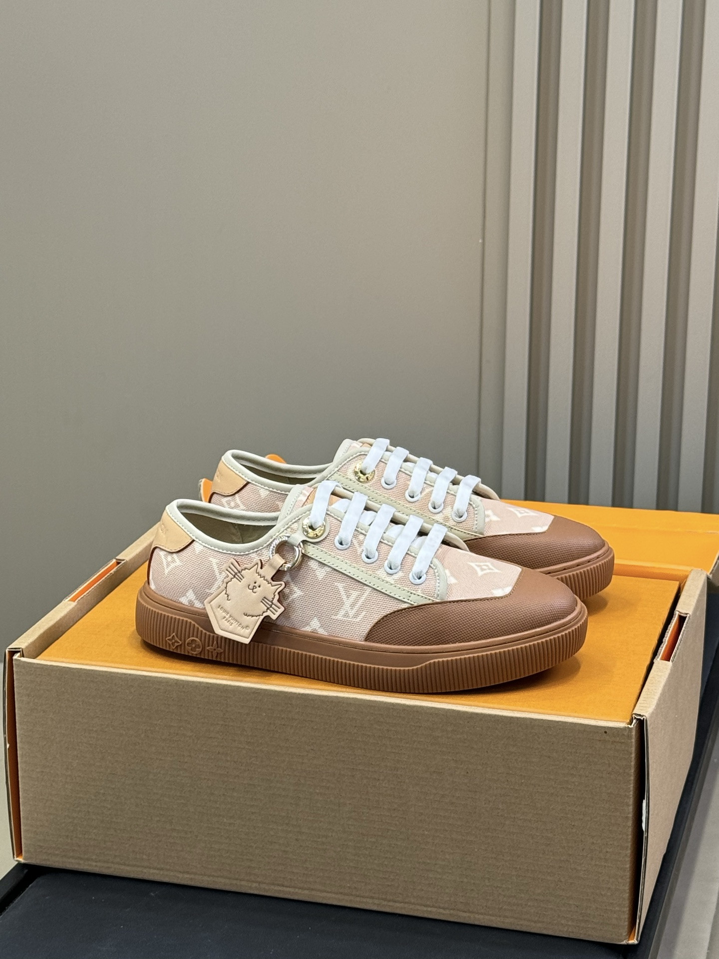 UA LV Lagoon Sneaker