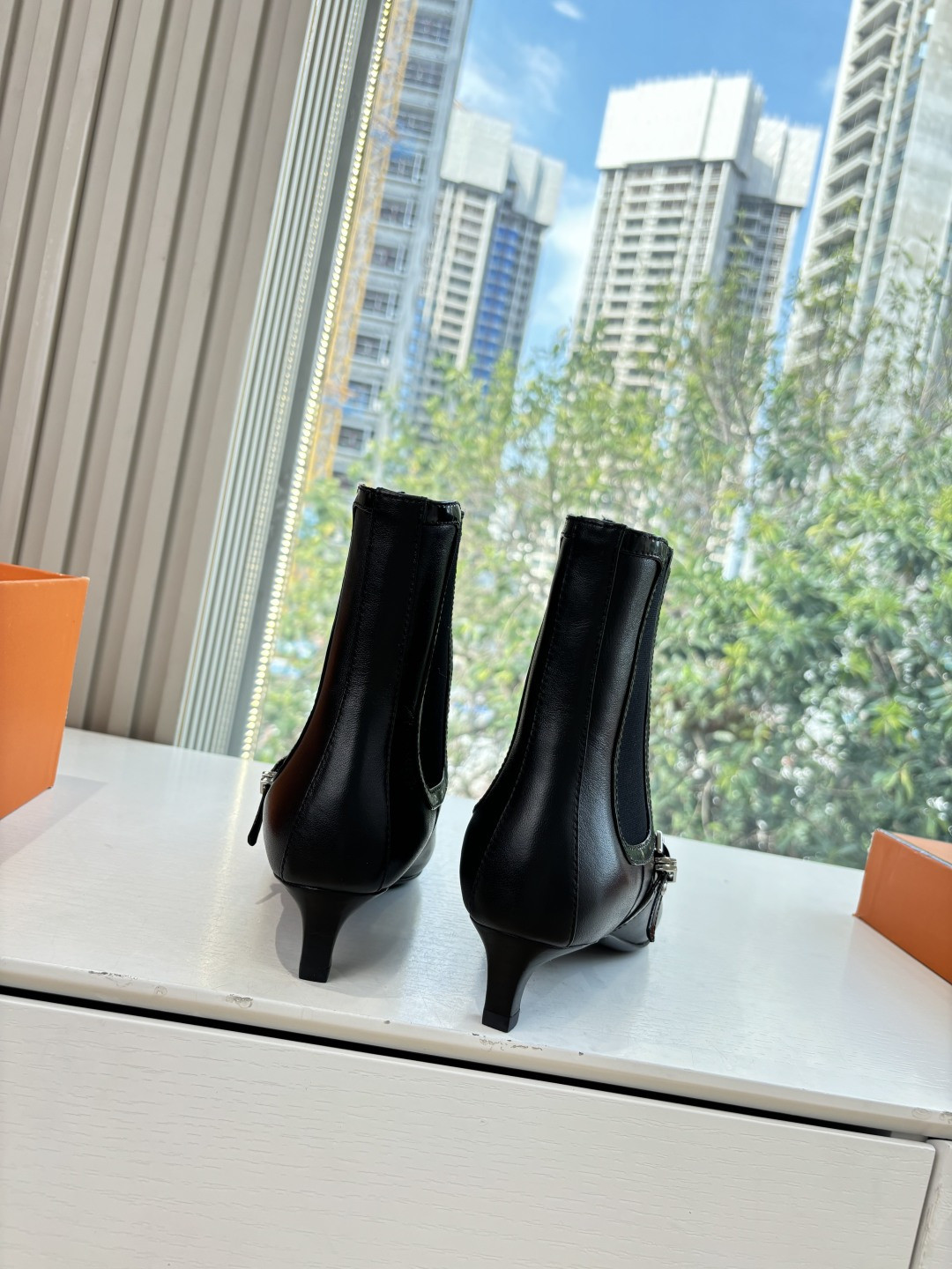 ua H**mes lolita ankle boot 4cm heel