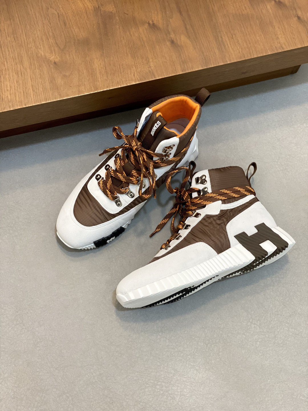 ua H**mes klimb sneaker