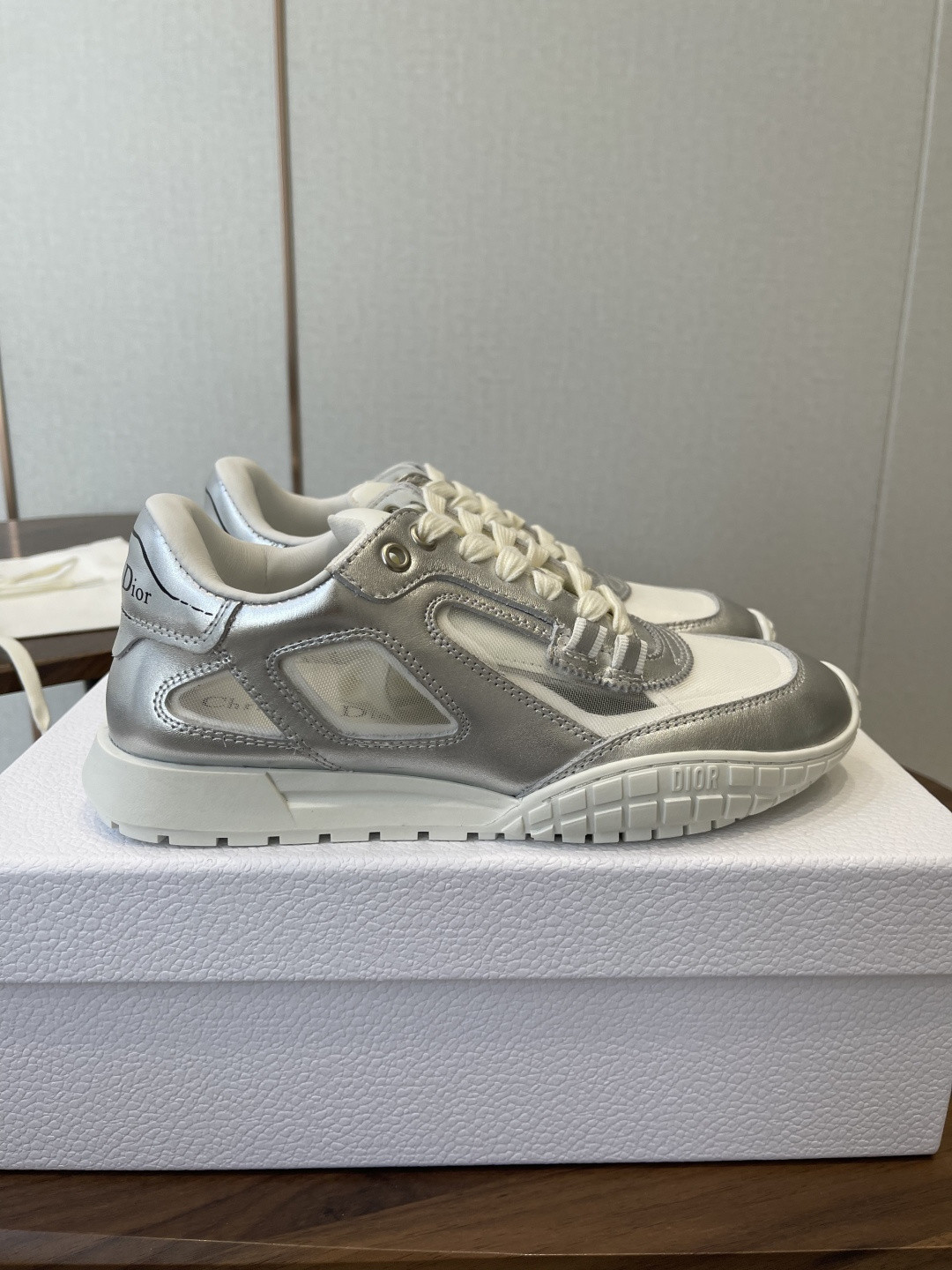 ua D*or tech sneaker