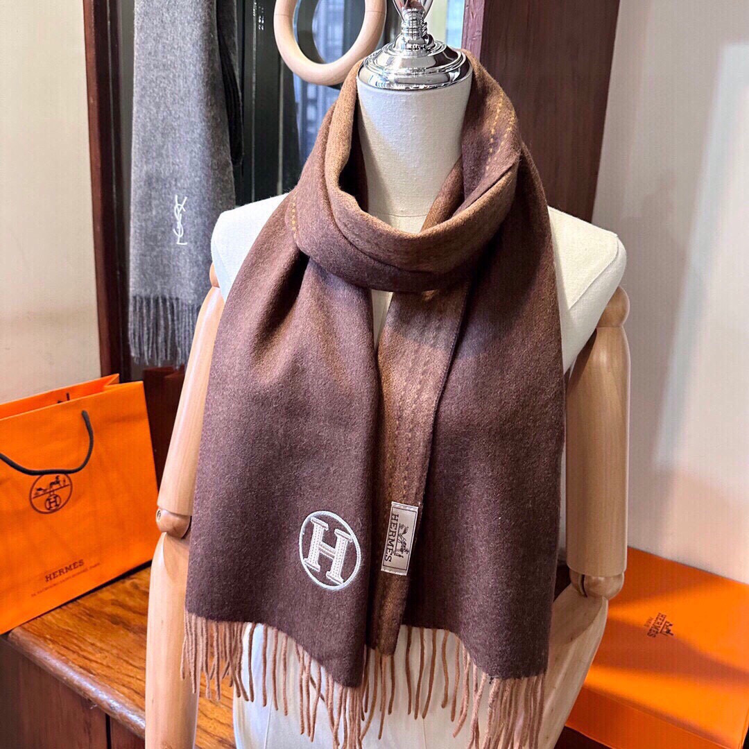 H**mes ripple-patterned cashmere scarf 35x200cm