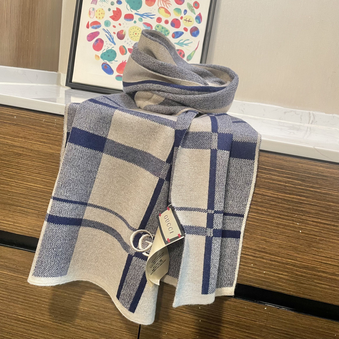G*u*i scarf 32x190cm