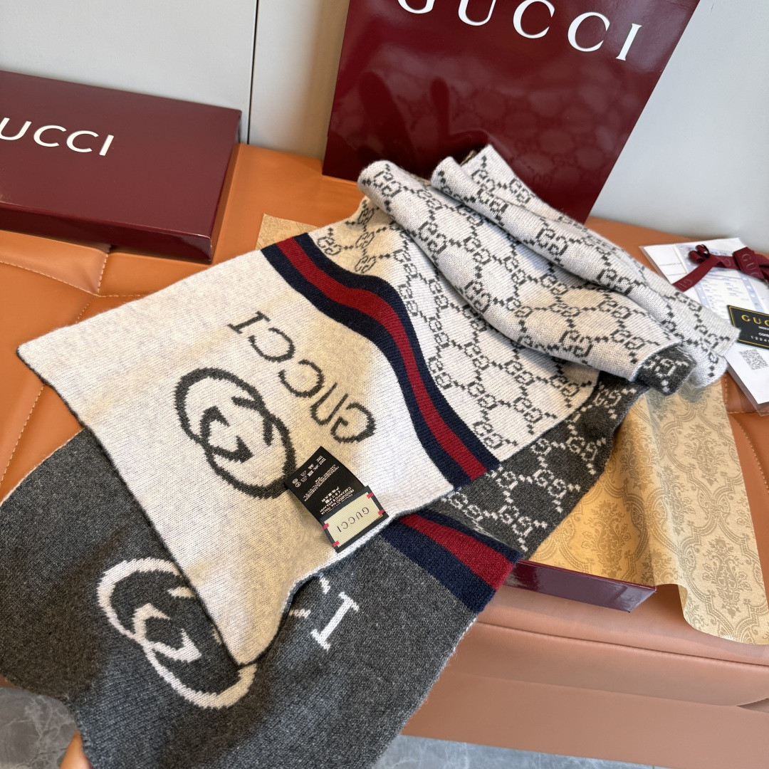 G*u*i scarf 30x190cm