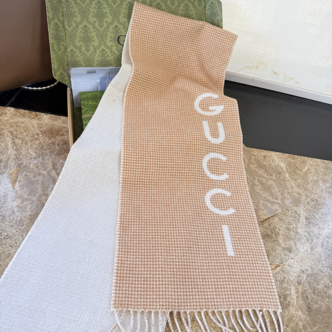 G*u*i scarf 30x180cm 100%cashmere