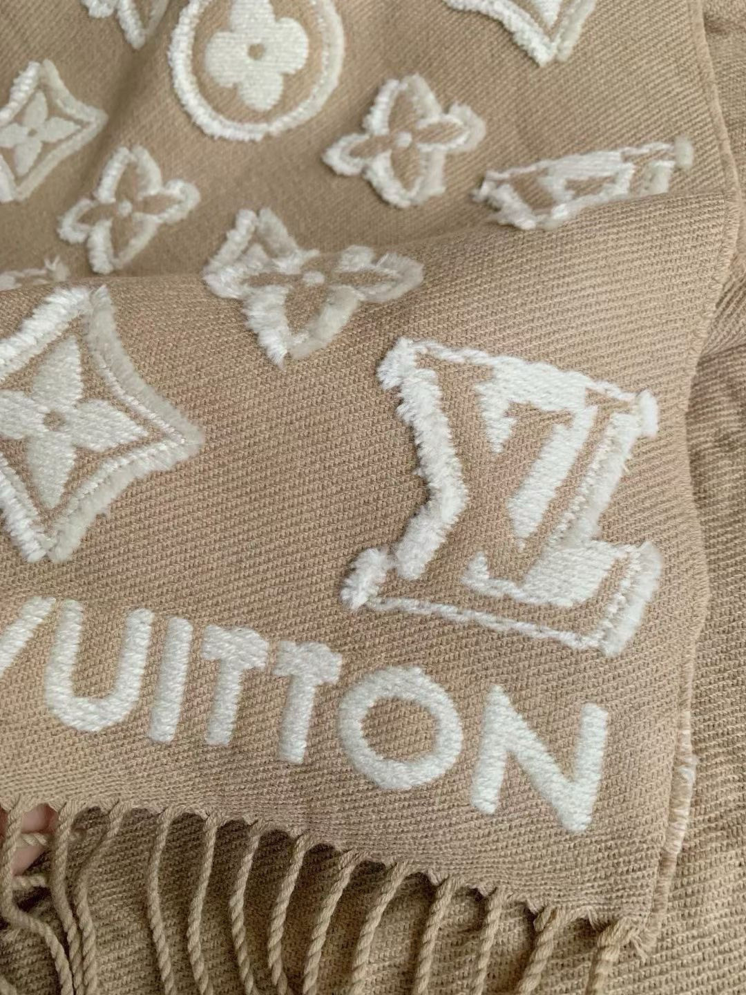 l0*is V*t0n scarf 34x220cm