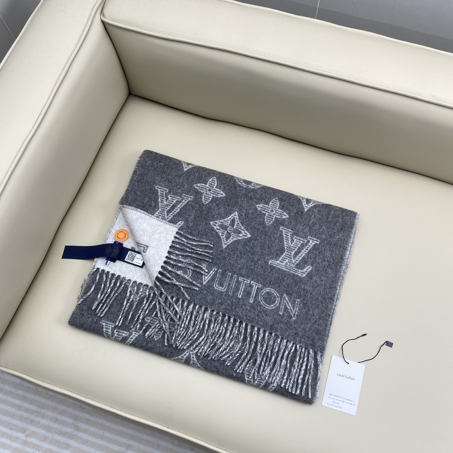 l0*is V*t0n monogram shadow scarf 40x200cm