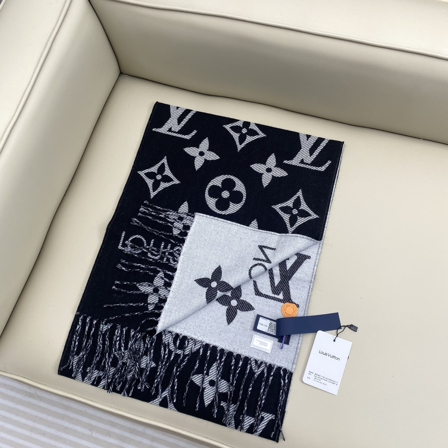l0*is V*t0n scarf 34x186cm 100% sheep wool