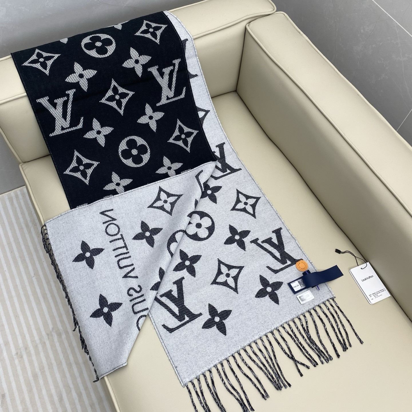 l0*is V*t0n scarf 34x186cm 100% sheep wool