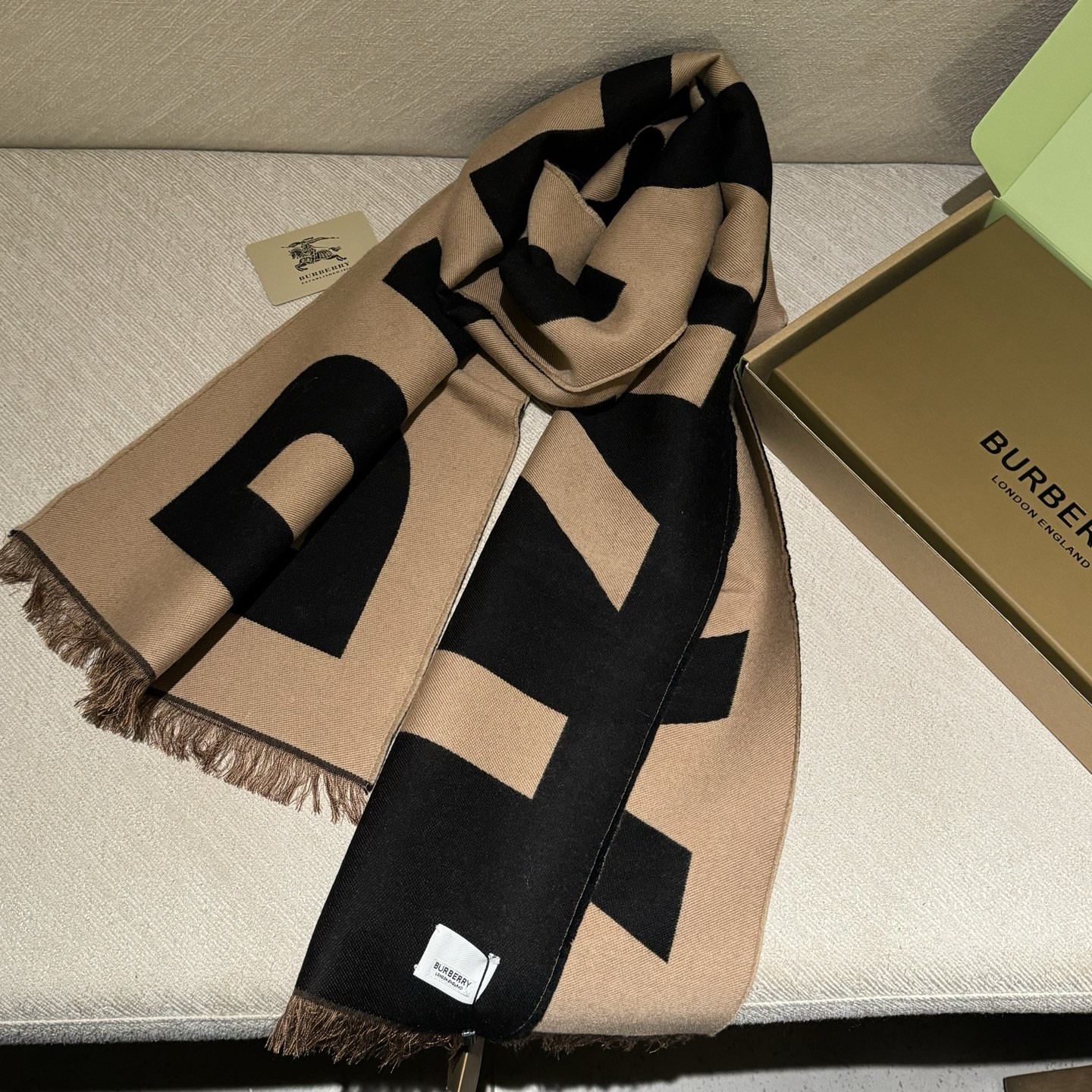 B**rry scarf 33x188cm 100% wool