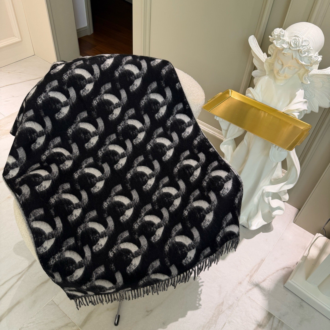 Ch*el scarf 65x210cm 100% cashmere