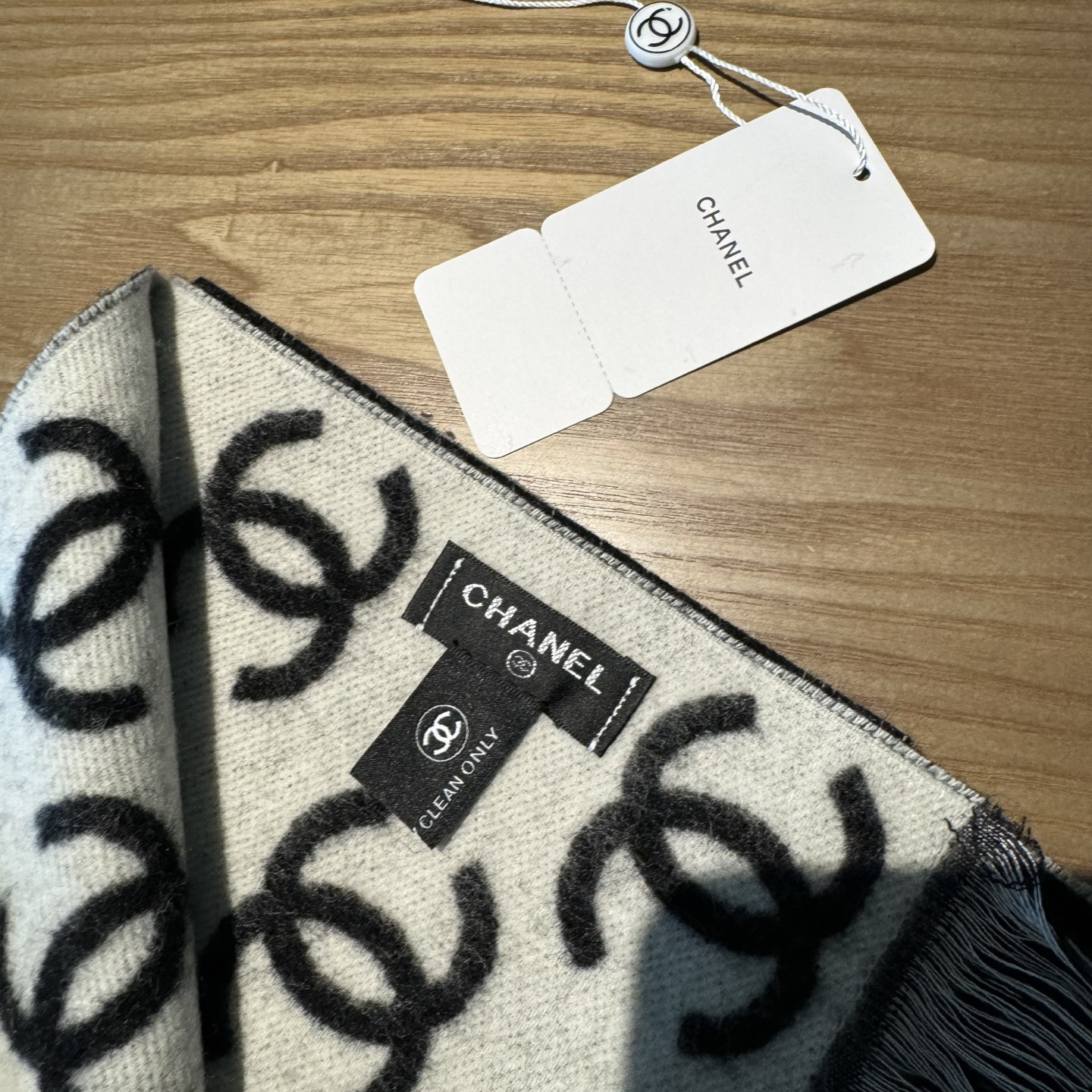 Ch*el scarf 35x180cm 92% wool 8% cashmere