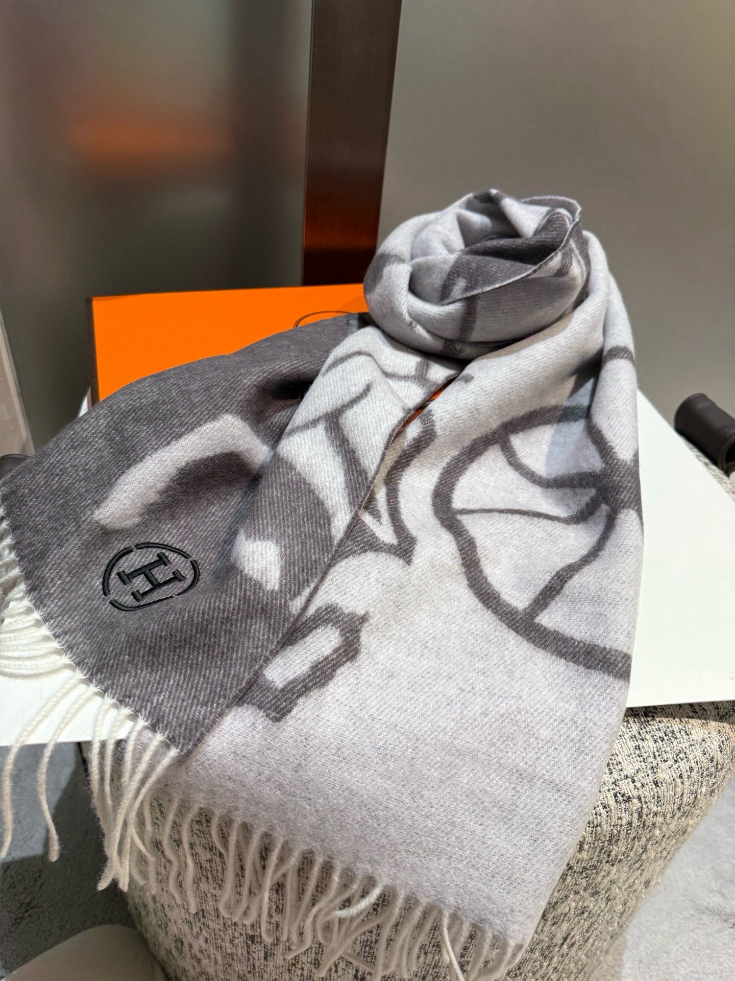 H**mes scarf 30x180cm 100% wool