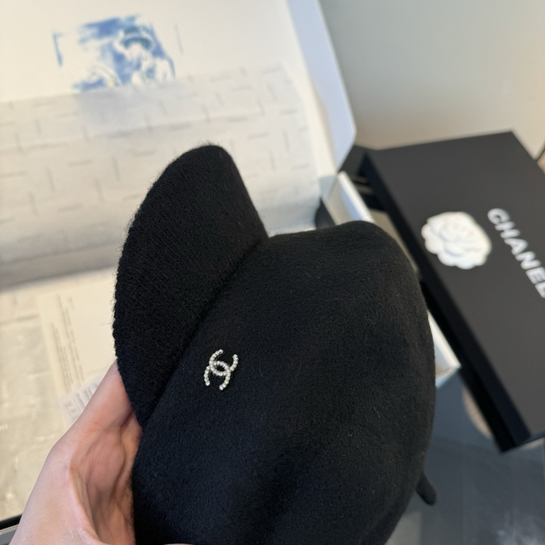 Ch*el wool felt beret