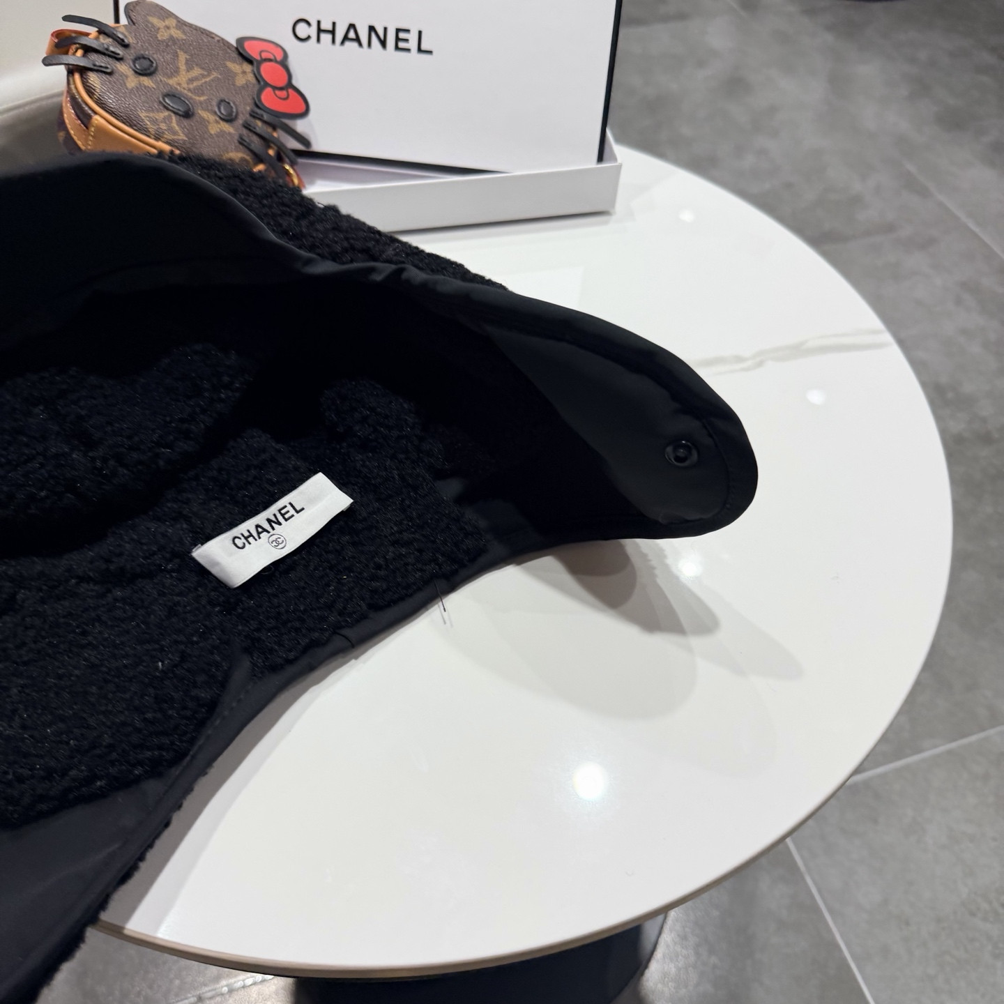 Ch*el hat