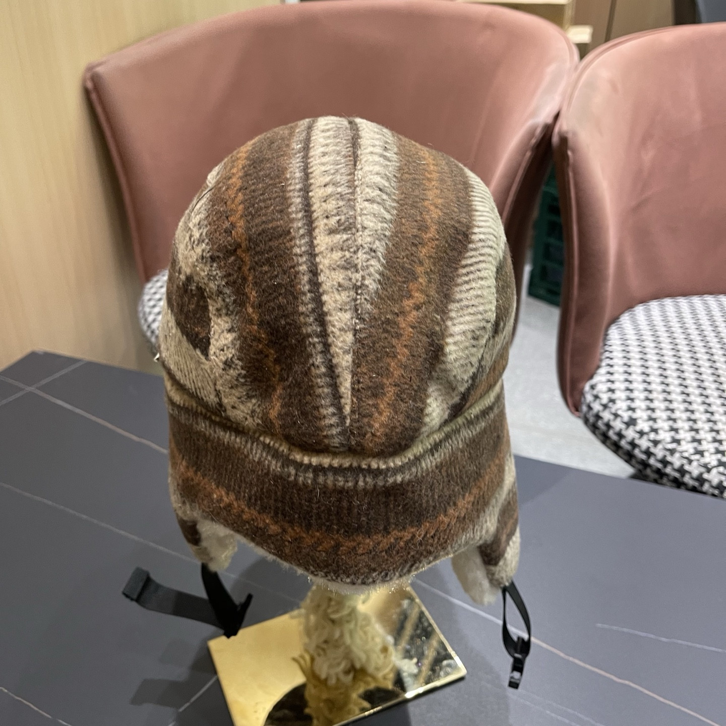 Ch*el trapper hat