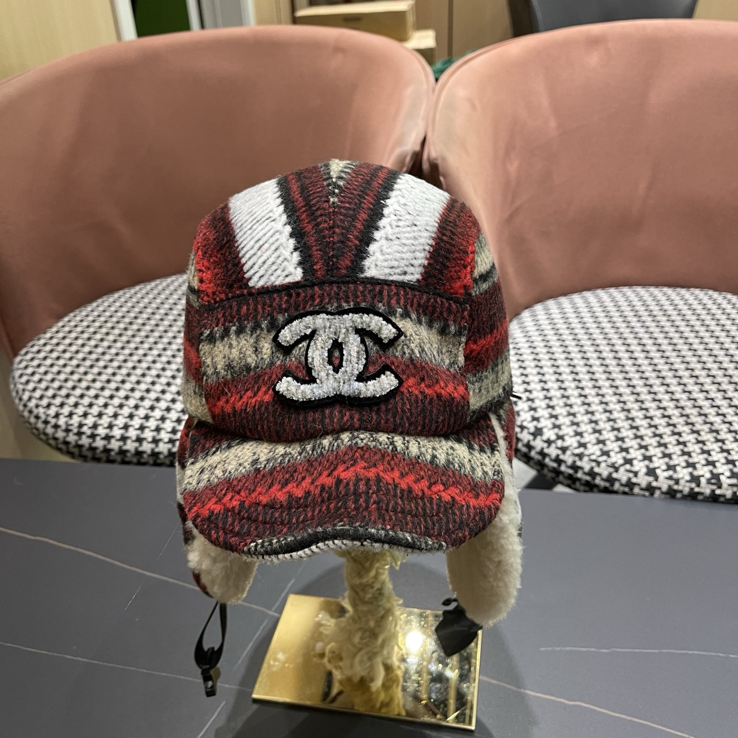 Ch*el trapper hat