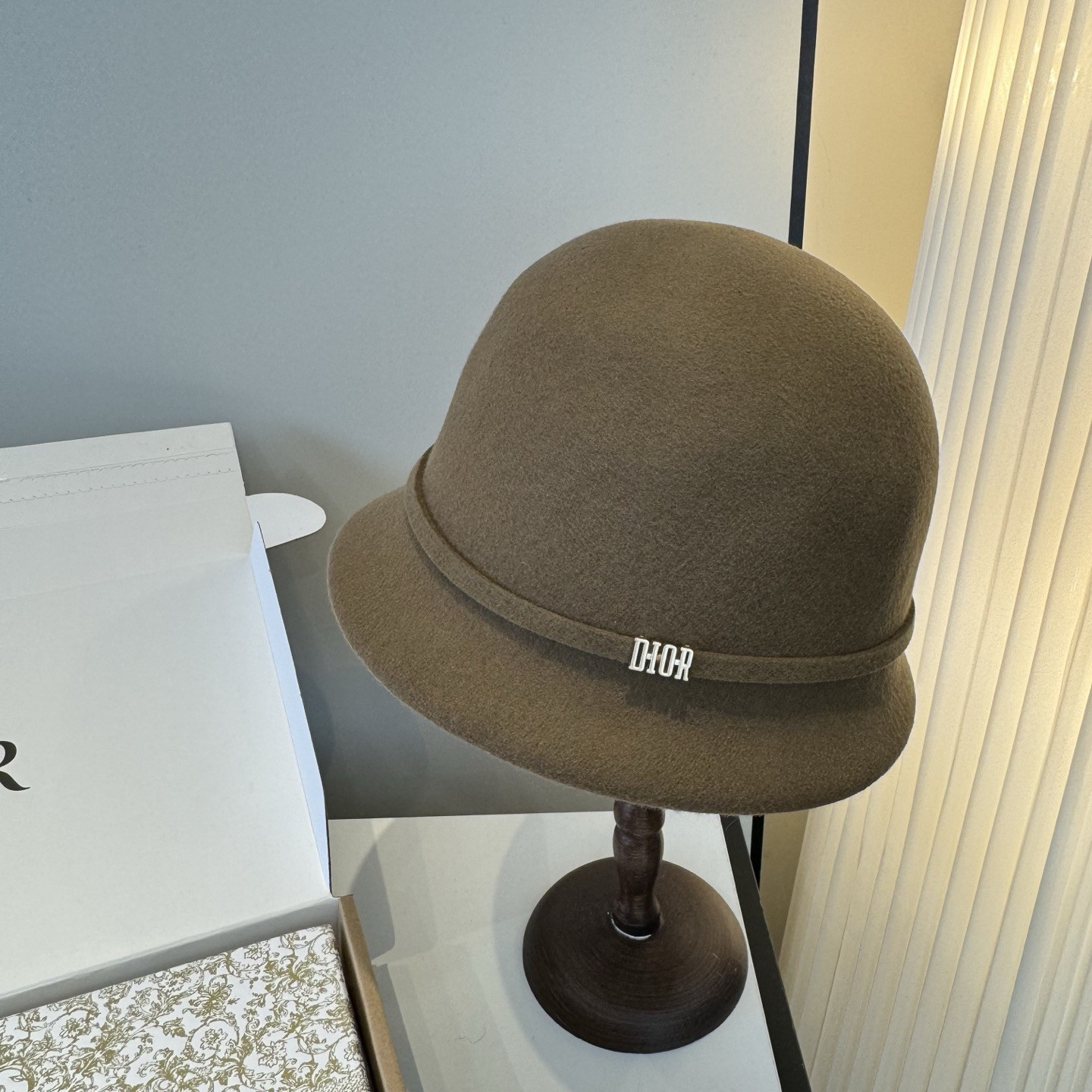 D*or wool felt bucket hat