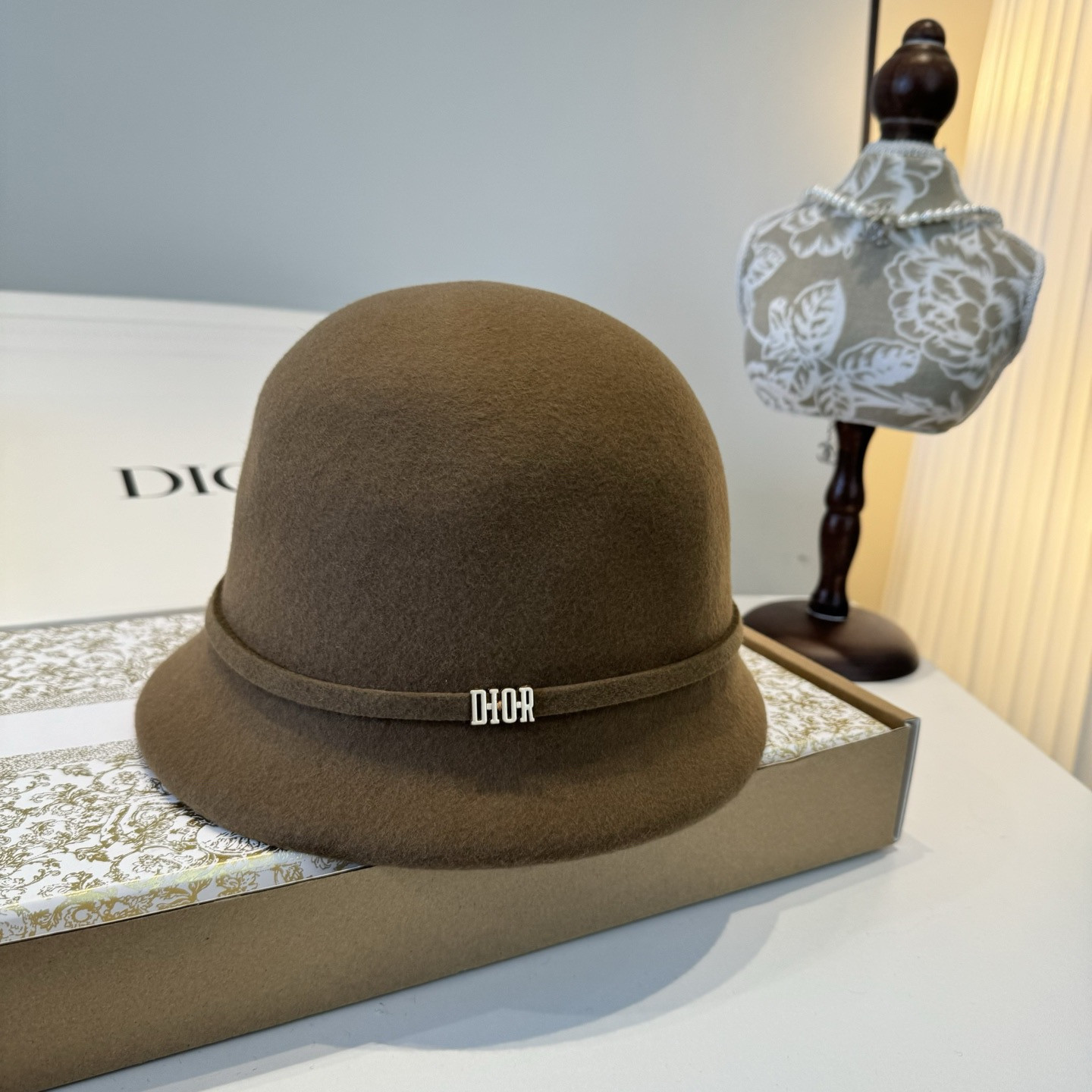 D*or wool felt bucket hat