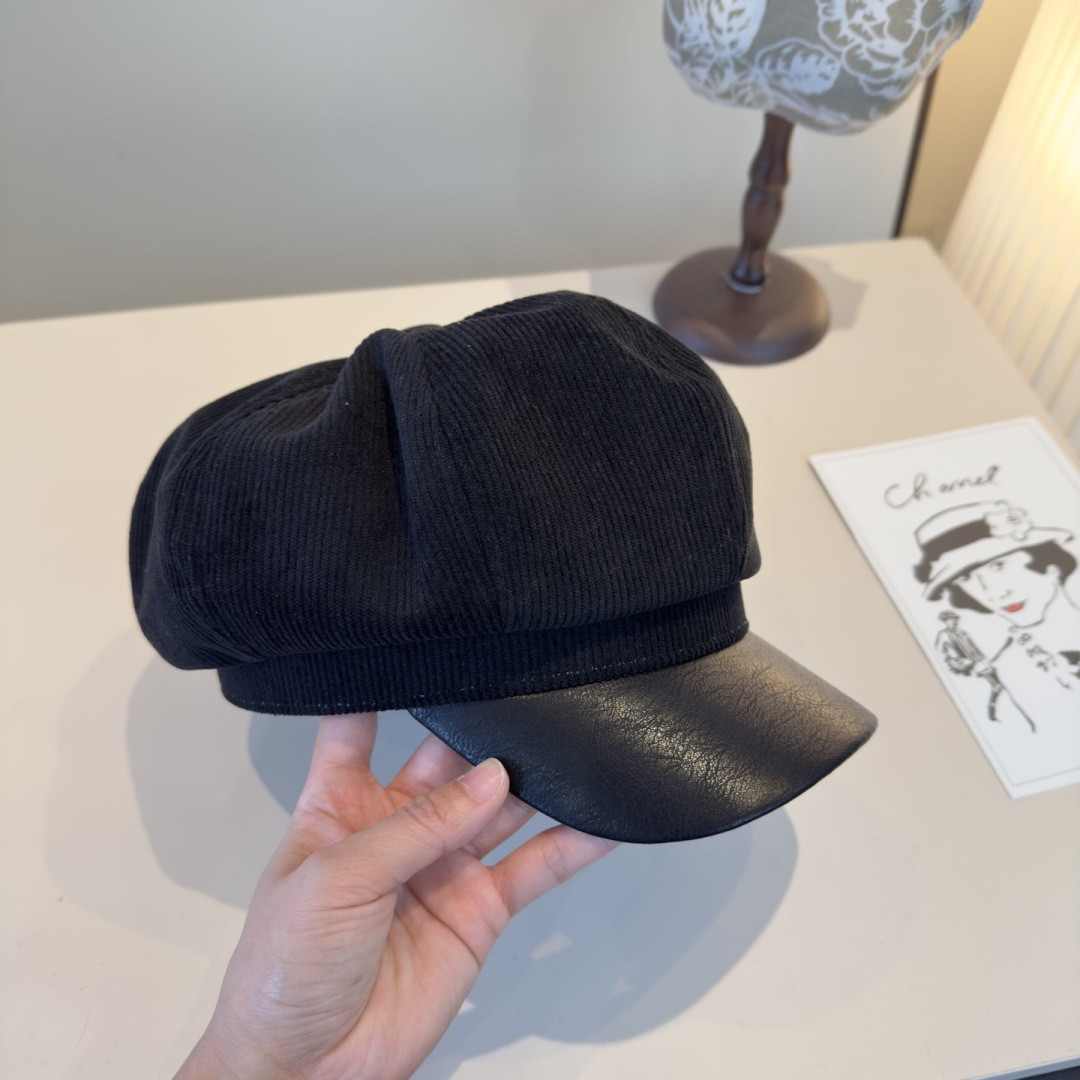 G*u*i newsboy cap 57cm head circumference