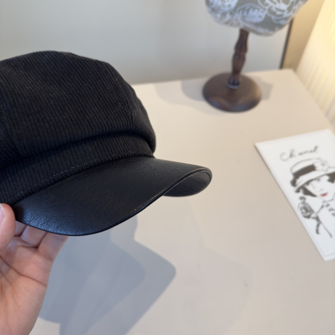 G*u*i newsboy cap 57cm head circumference