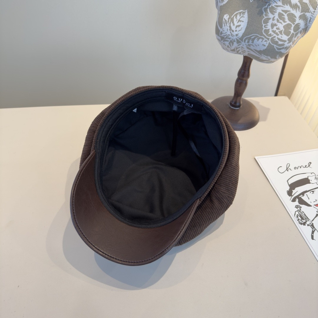 G*u*i newsboy cap 57cm head circumference