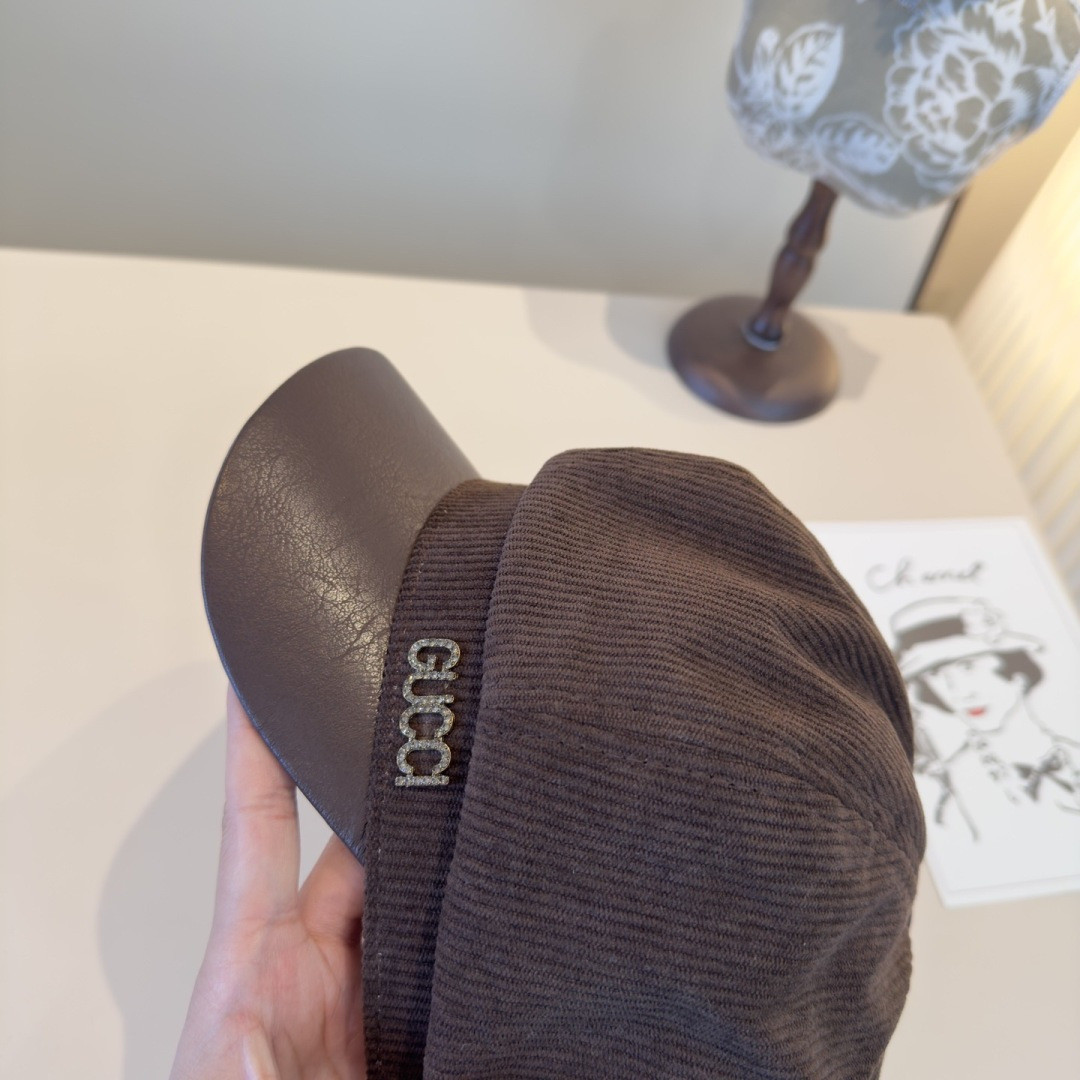 G*u*i newsboy cap 57cm head circumference