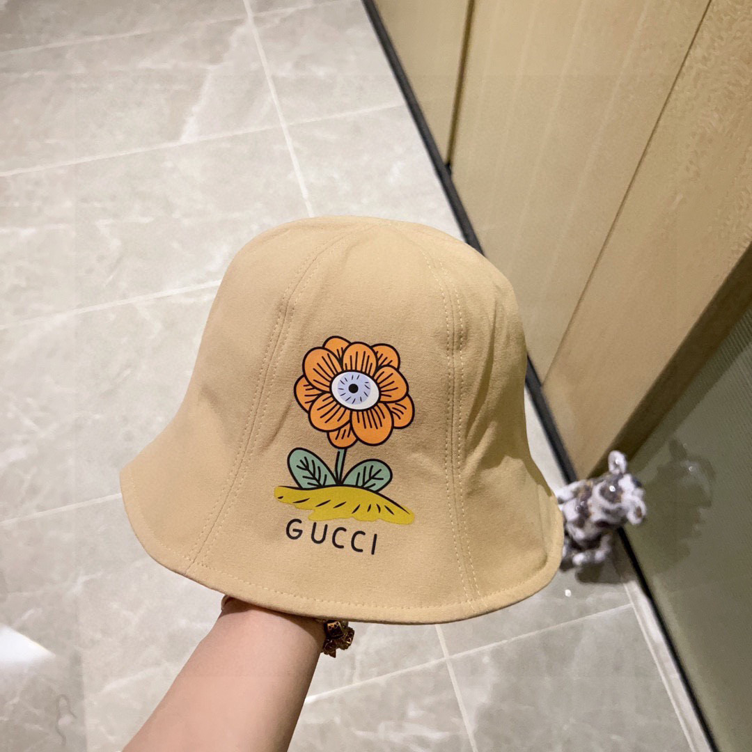 G*u*i bucket hat