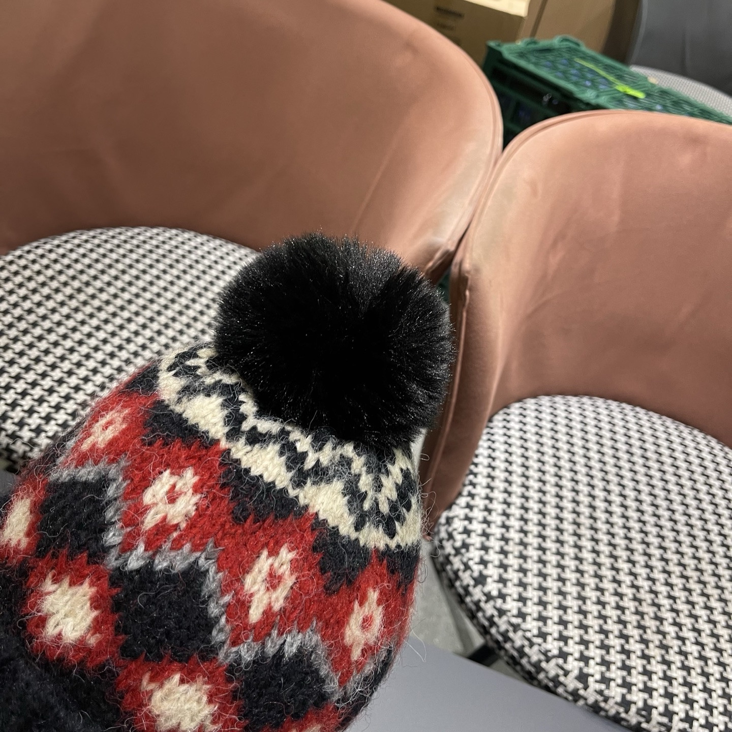 G*u*i knit trapper hat