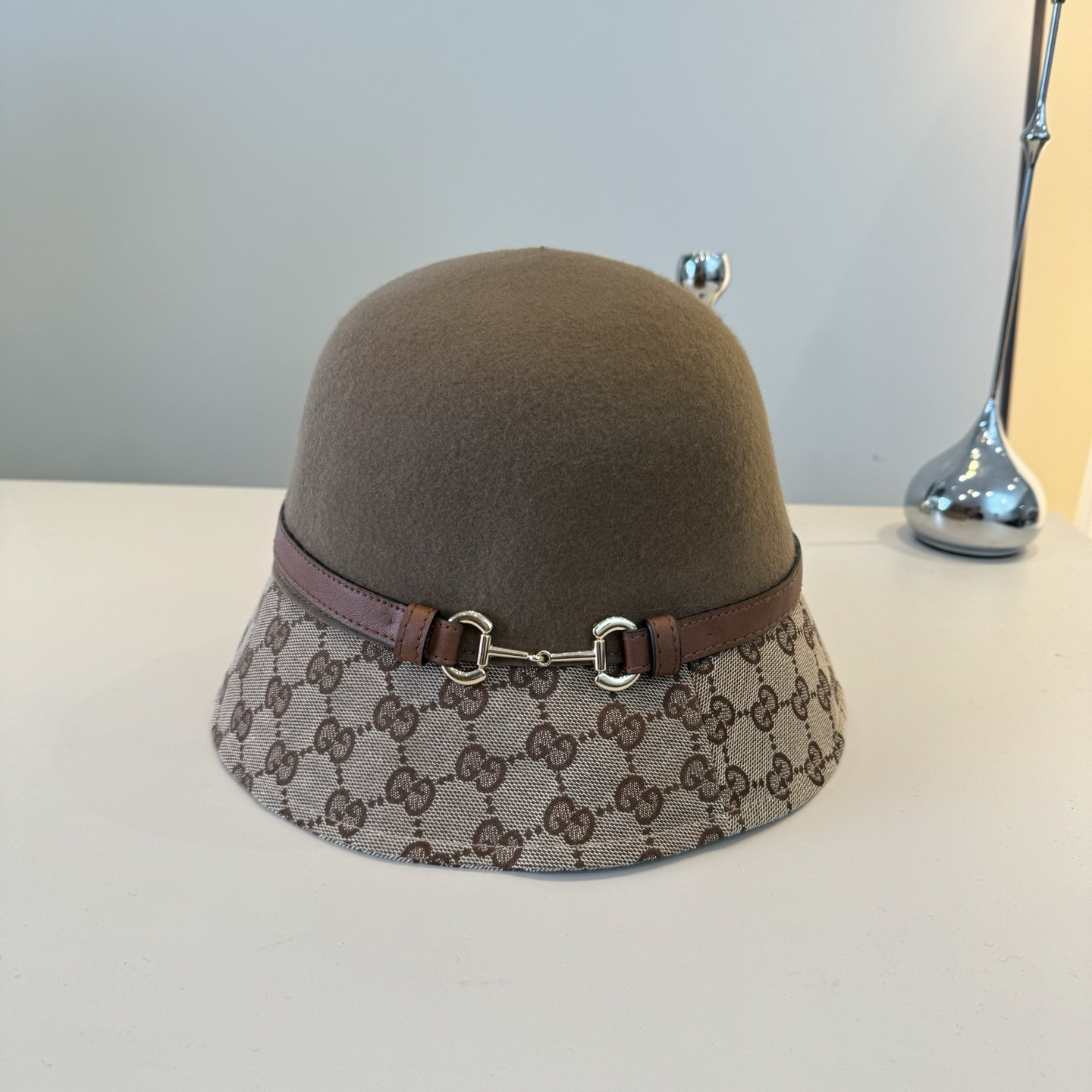 G*u*i bucket hat 57cm head circumference