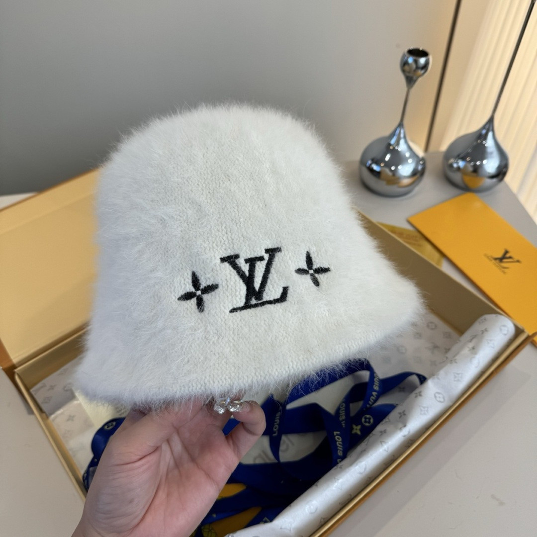 l0*is V*t0n bucket hat 57cm head circumference