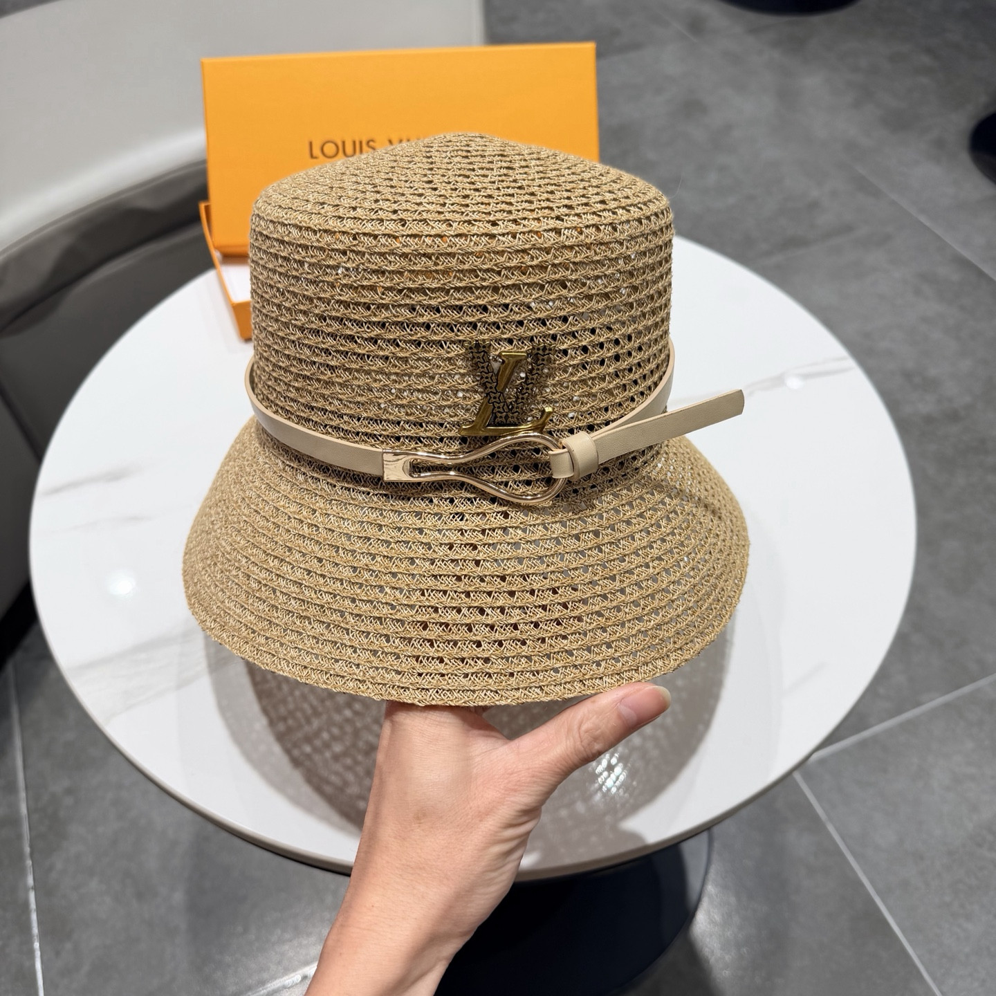 l0*is V*t0n straw bucket hat