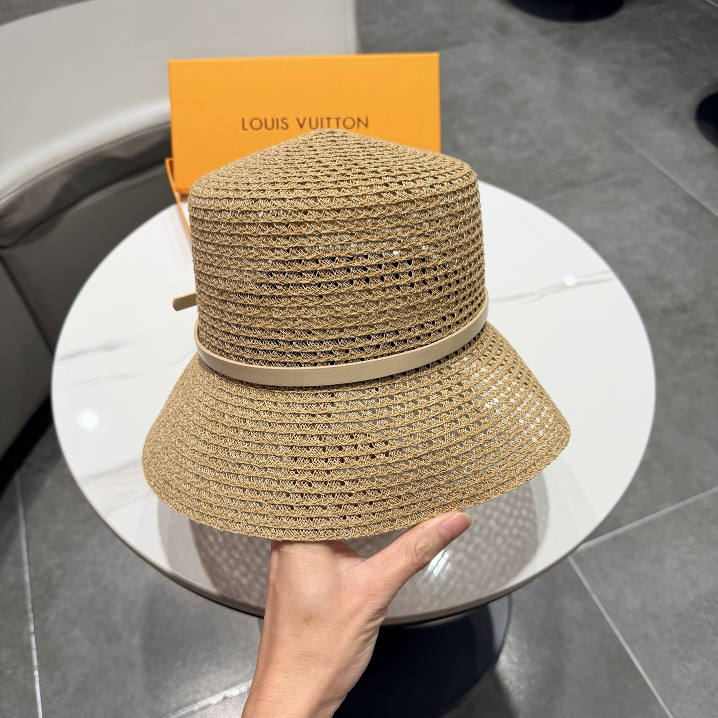 l0*is V*t0n straw bucket hat