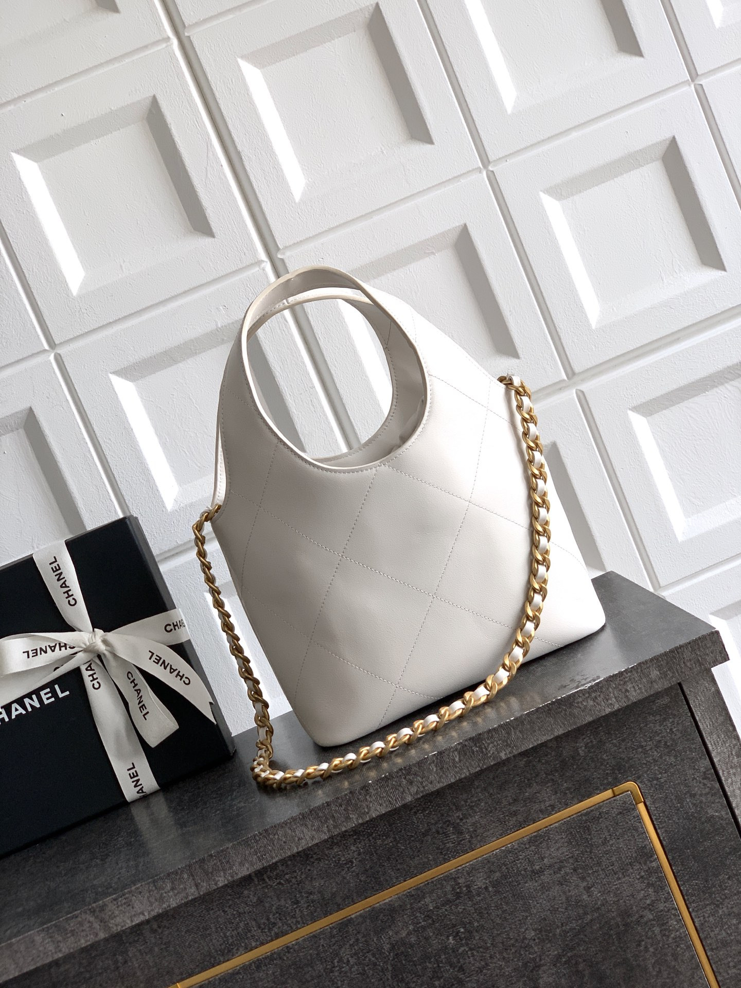 Ch*el 26p shopping bag 26x18x10cm
