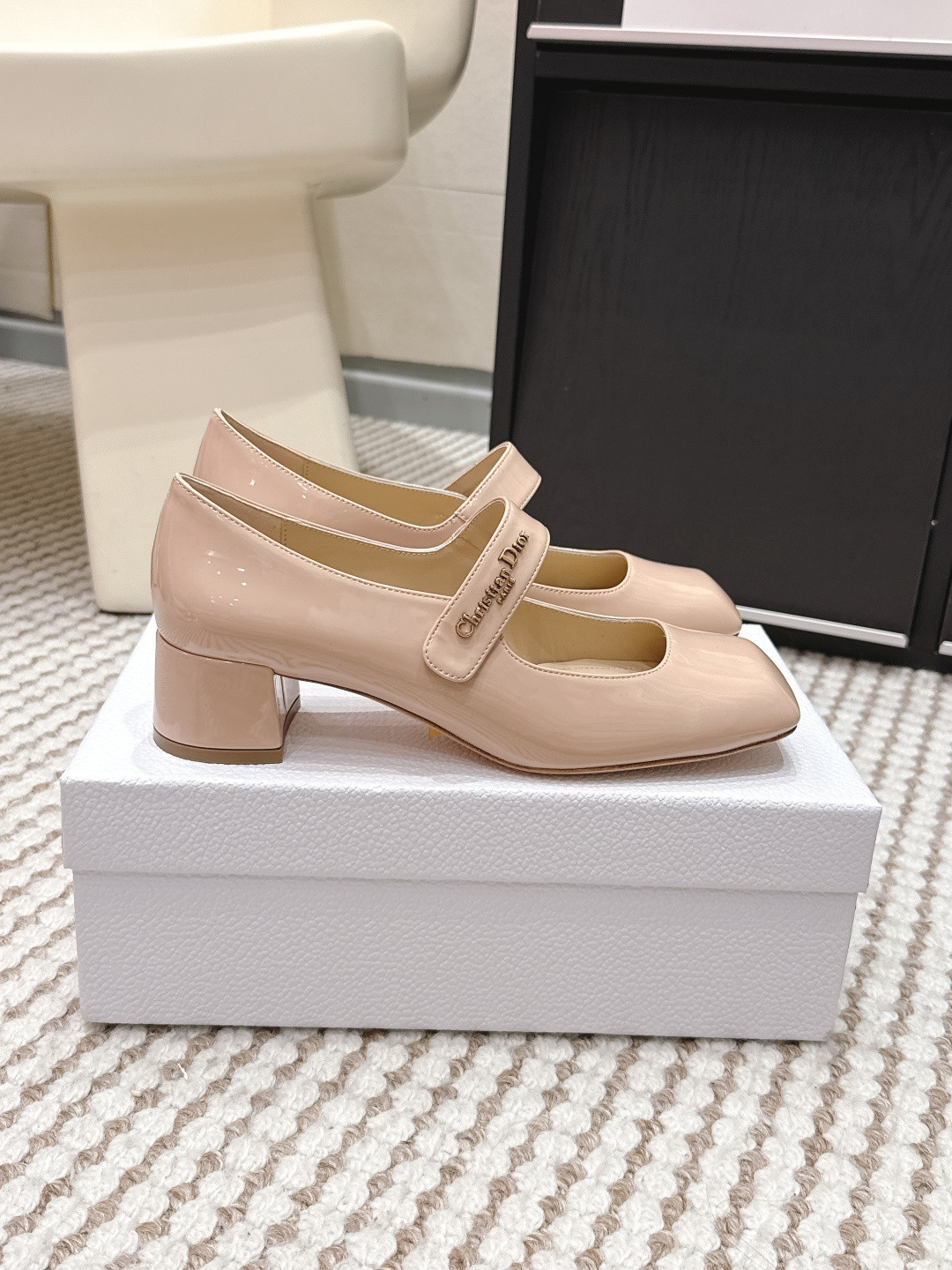 ua D*or lolita high heels