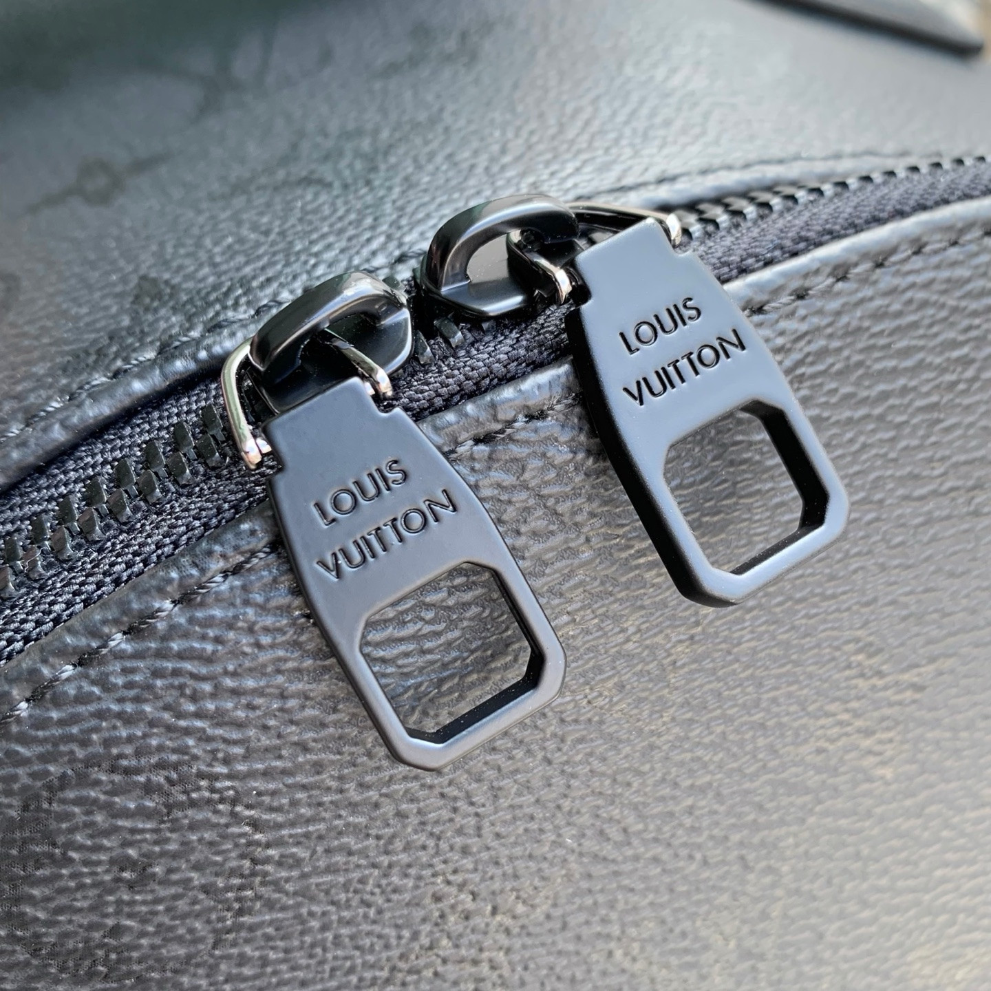 LV DISCOVERY CARGO Backpack M26765 39x19x30cm