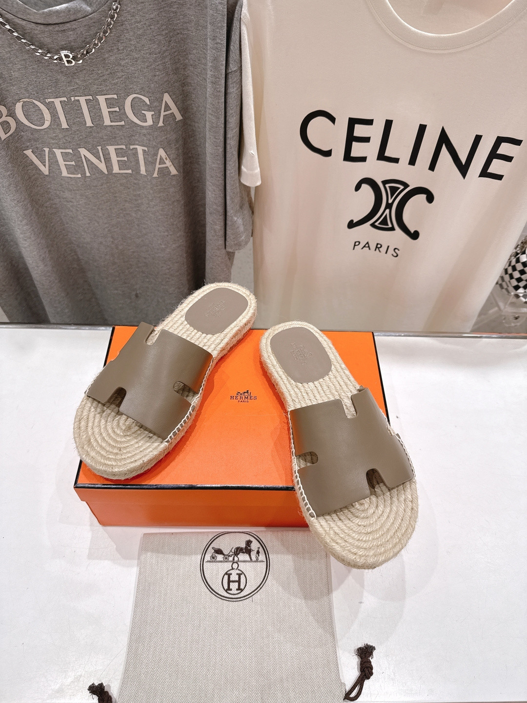 ua H**mes antigua espadrille