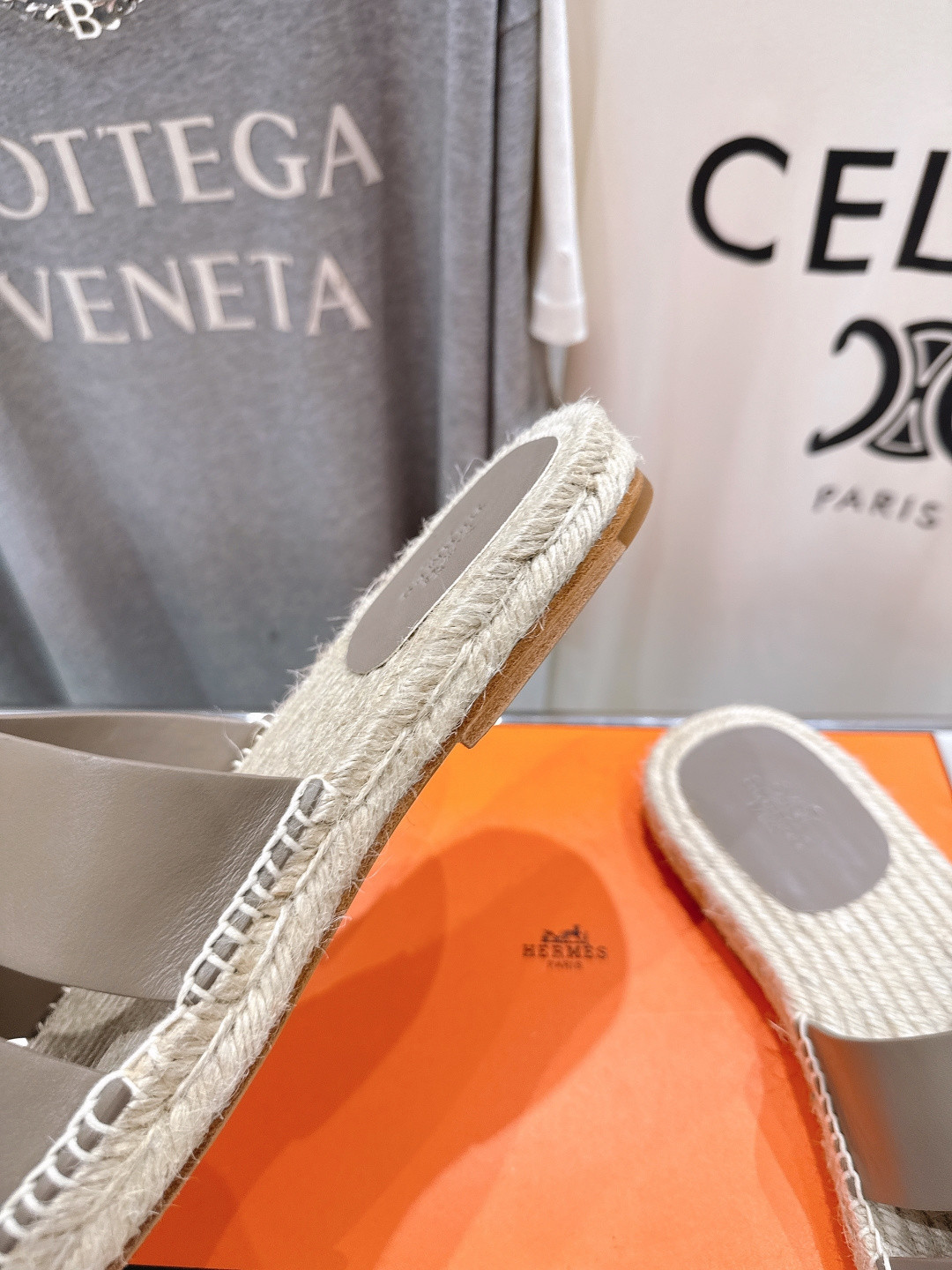 ua H**mes antigua espadrille